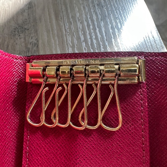 Louis Vuitton Monogram 6-Ring Key Holder - Picture 8 of 8